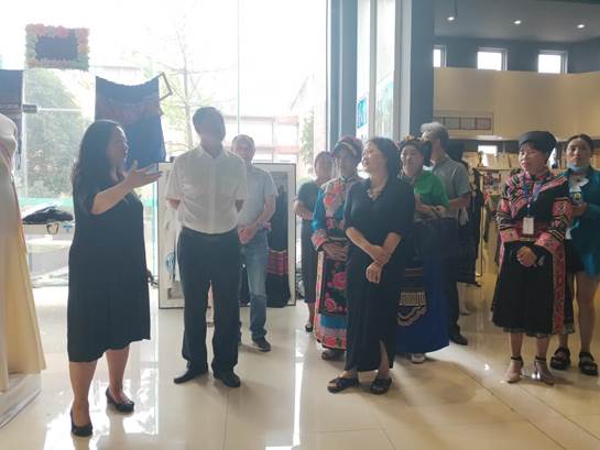 参观结业作品展